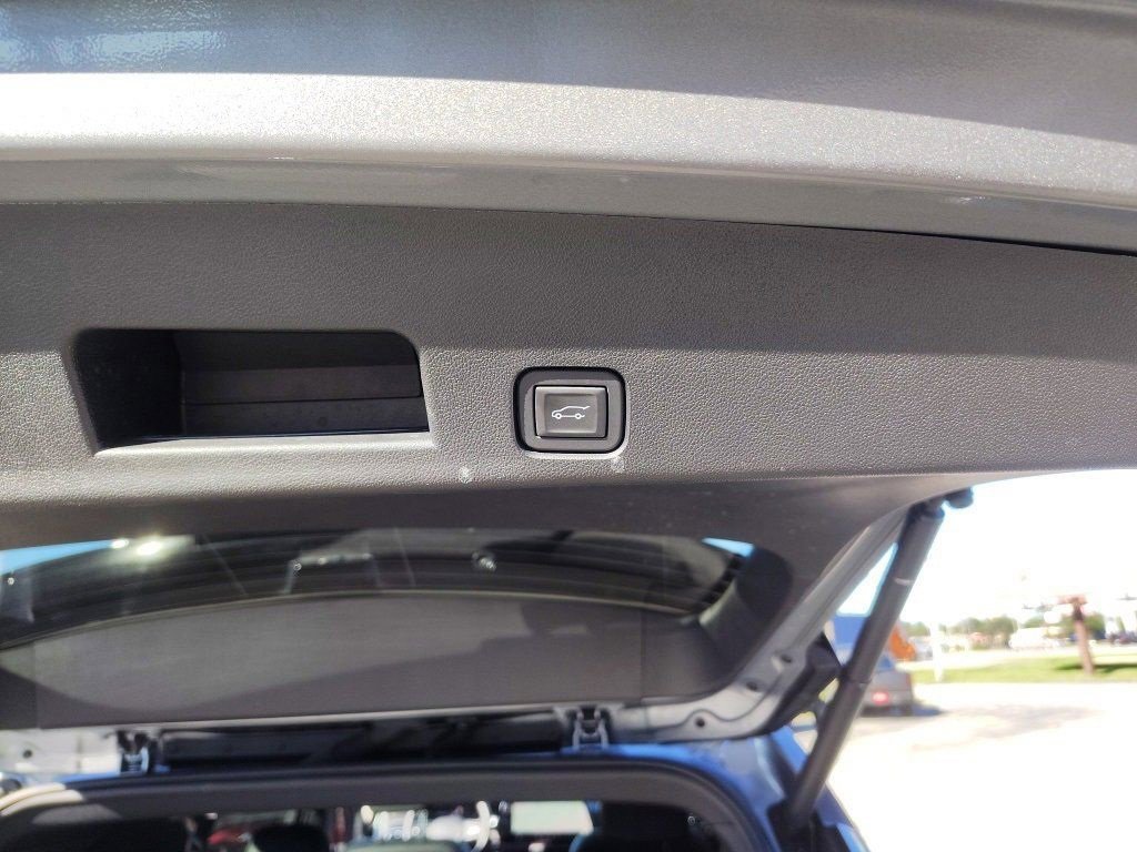 Used 2024 Chevrolet Traverse RS w/ LPO, Floor Liner Package image 21