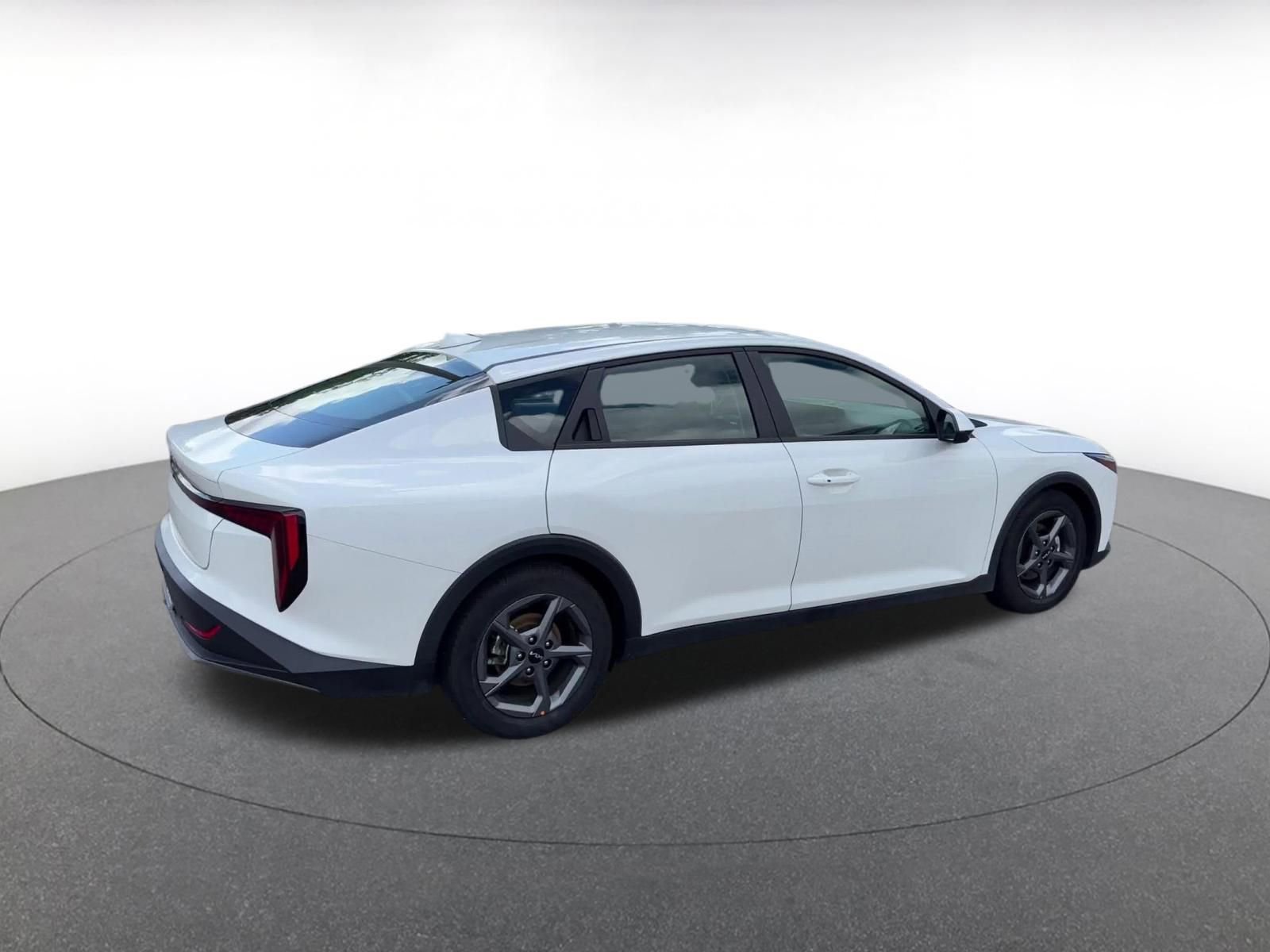 Used 2025 Kia K4 FWD image 12