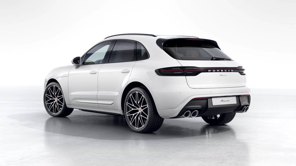 Certified 2026 Porsche Macan AWD/4WD image 3