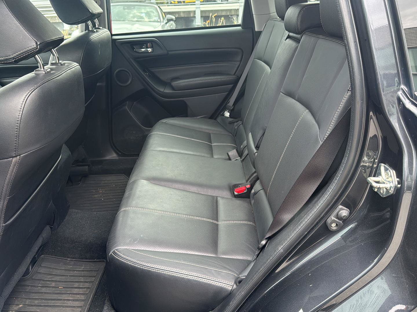 Used 2018 Subaru Forester 2.5i Touring AWD/4WD image 11