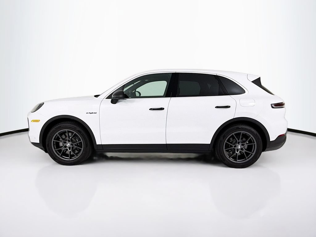 Certified 2025 Porsche Cayenne E-Hybrid AWD/4WD image 2