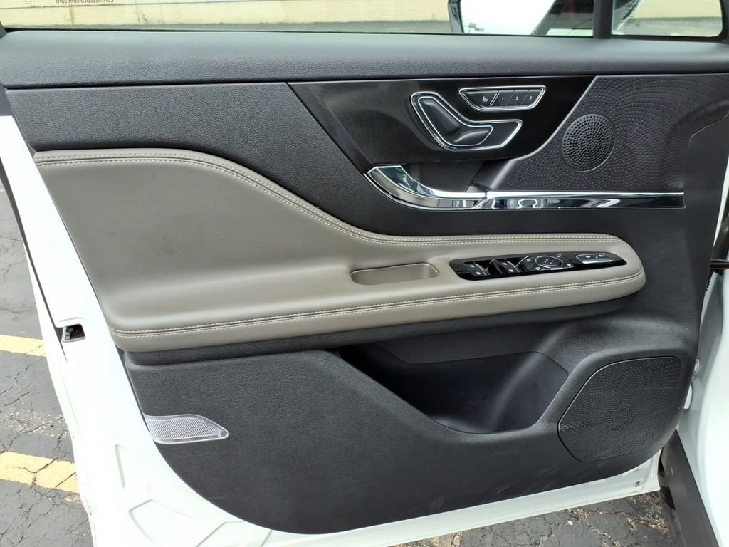 Used 2024 Lincoln Corsair AWD w/ Equipment Group 101A image 14