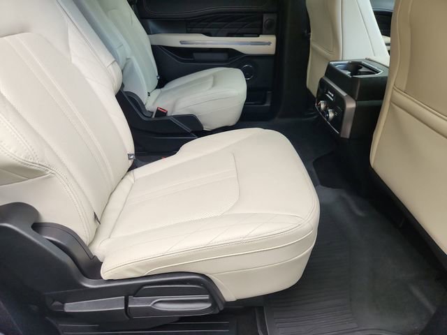 Used 2021 Ford Expedition Platinum RWD image 28