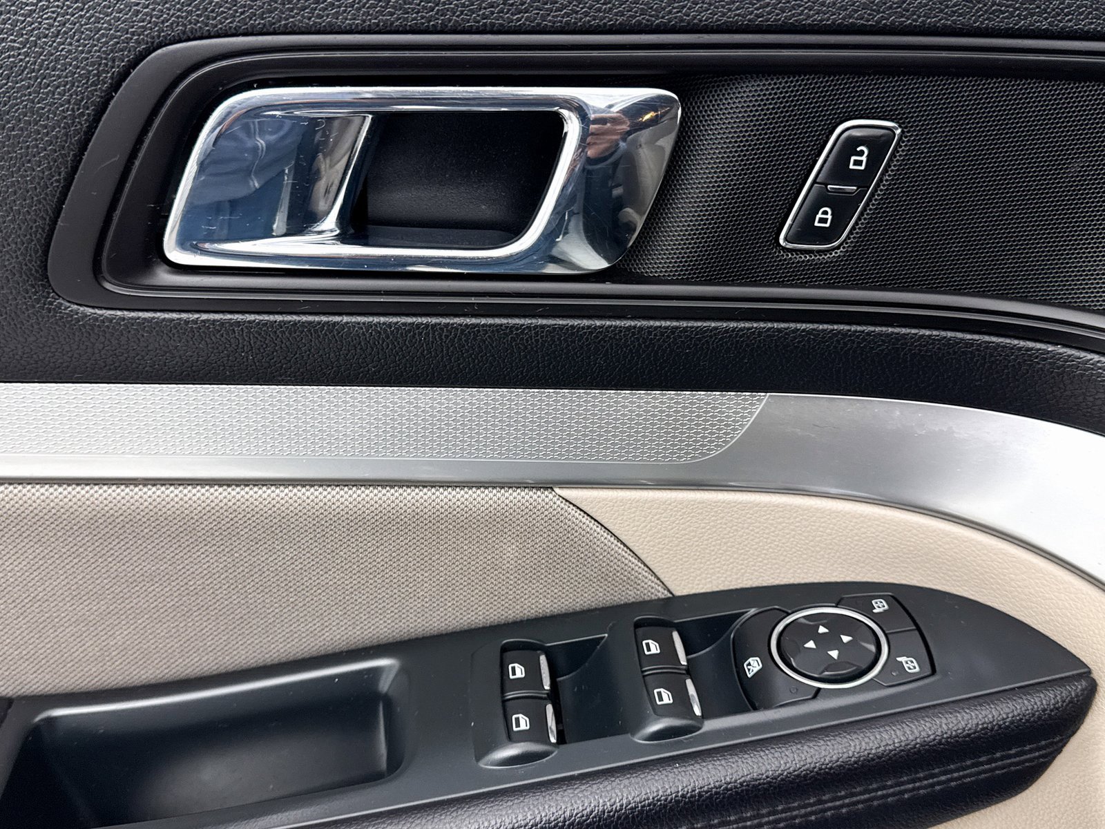 Used 2018 Ford Explorer 4WD image 28