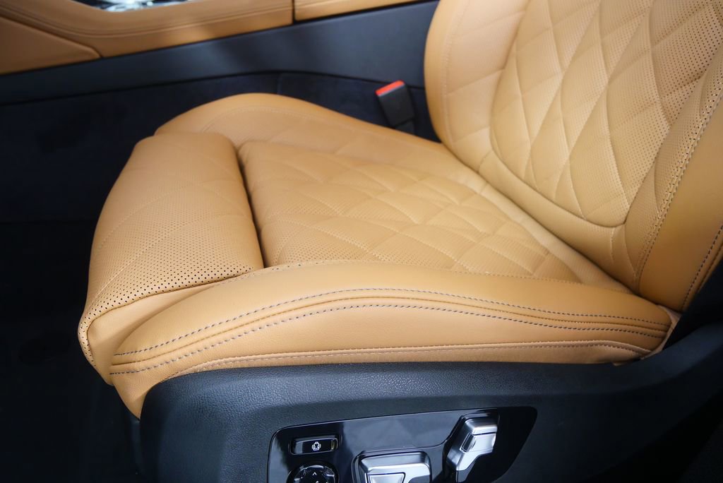 New 2026 BMW X6 xDrive40i w/ Climate Comfort Package image 11