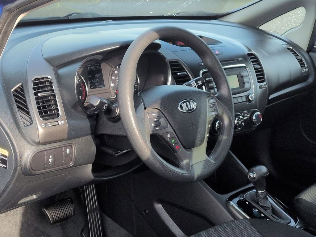 Used 2017 Kia Forte LX image 11