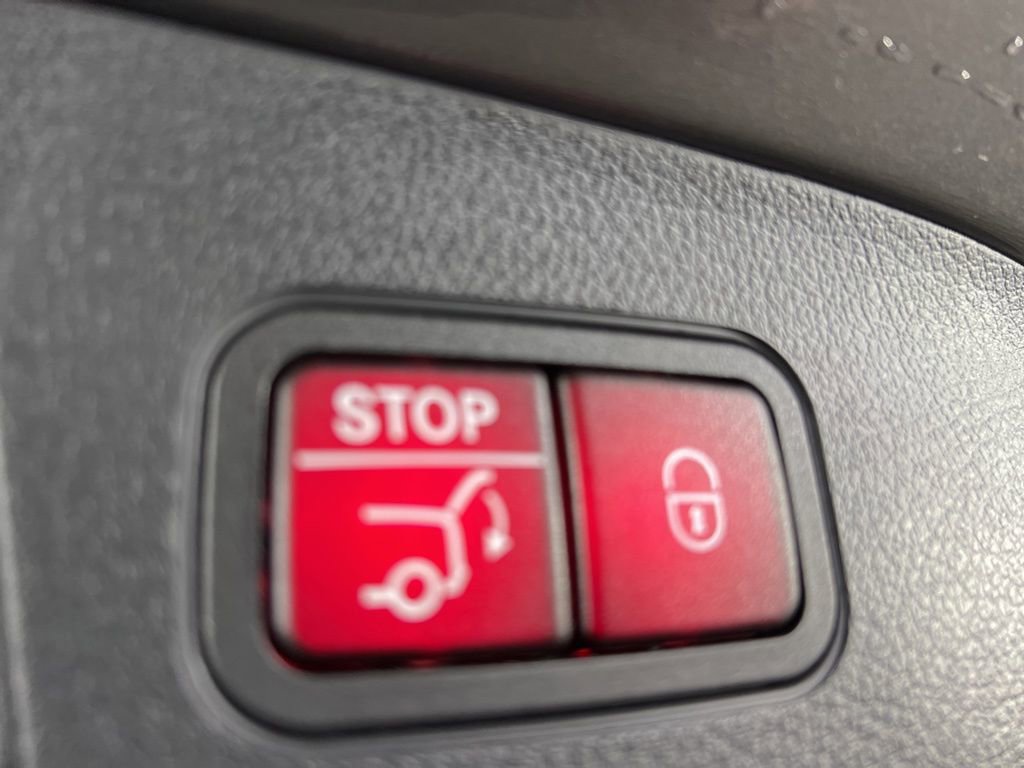 Certified 2023 Mercedes-Benz GLA 250 4MATIC image 15