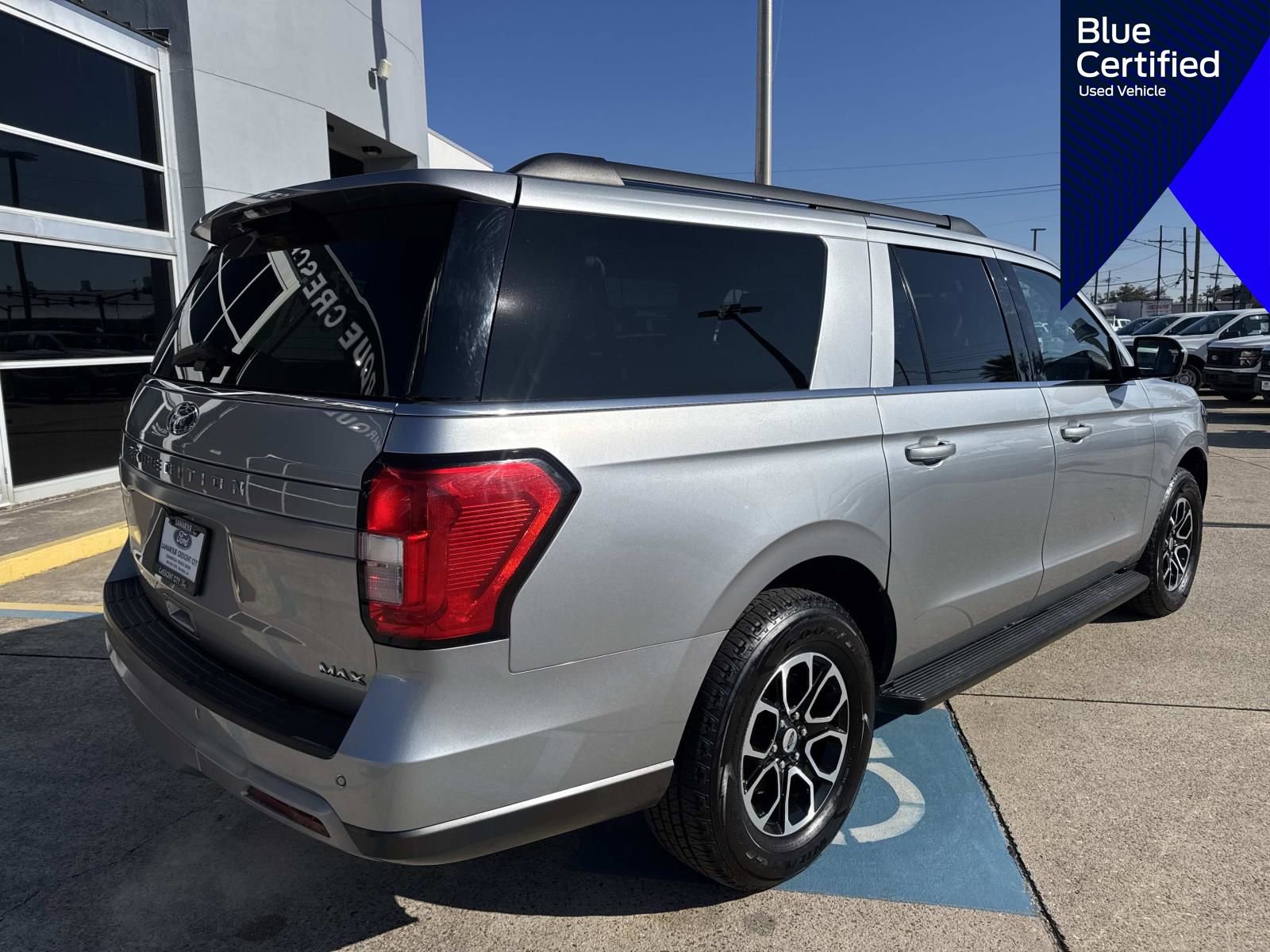 Certified 2024 Ford Expedition Max XLT image 10