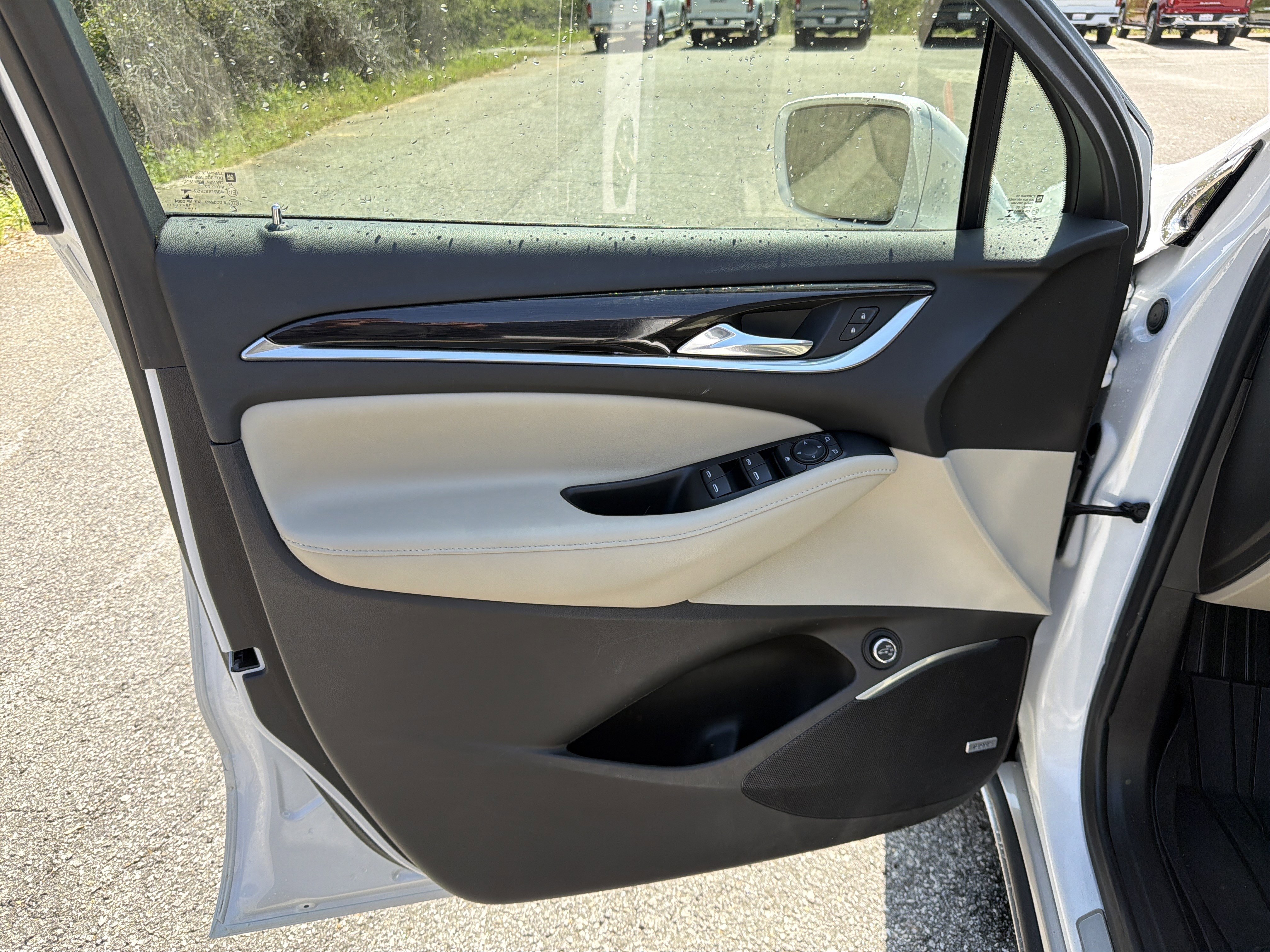 Used 2020 Buick Enclave Essence w/ Sound and Sites Package image 12