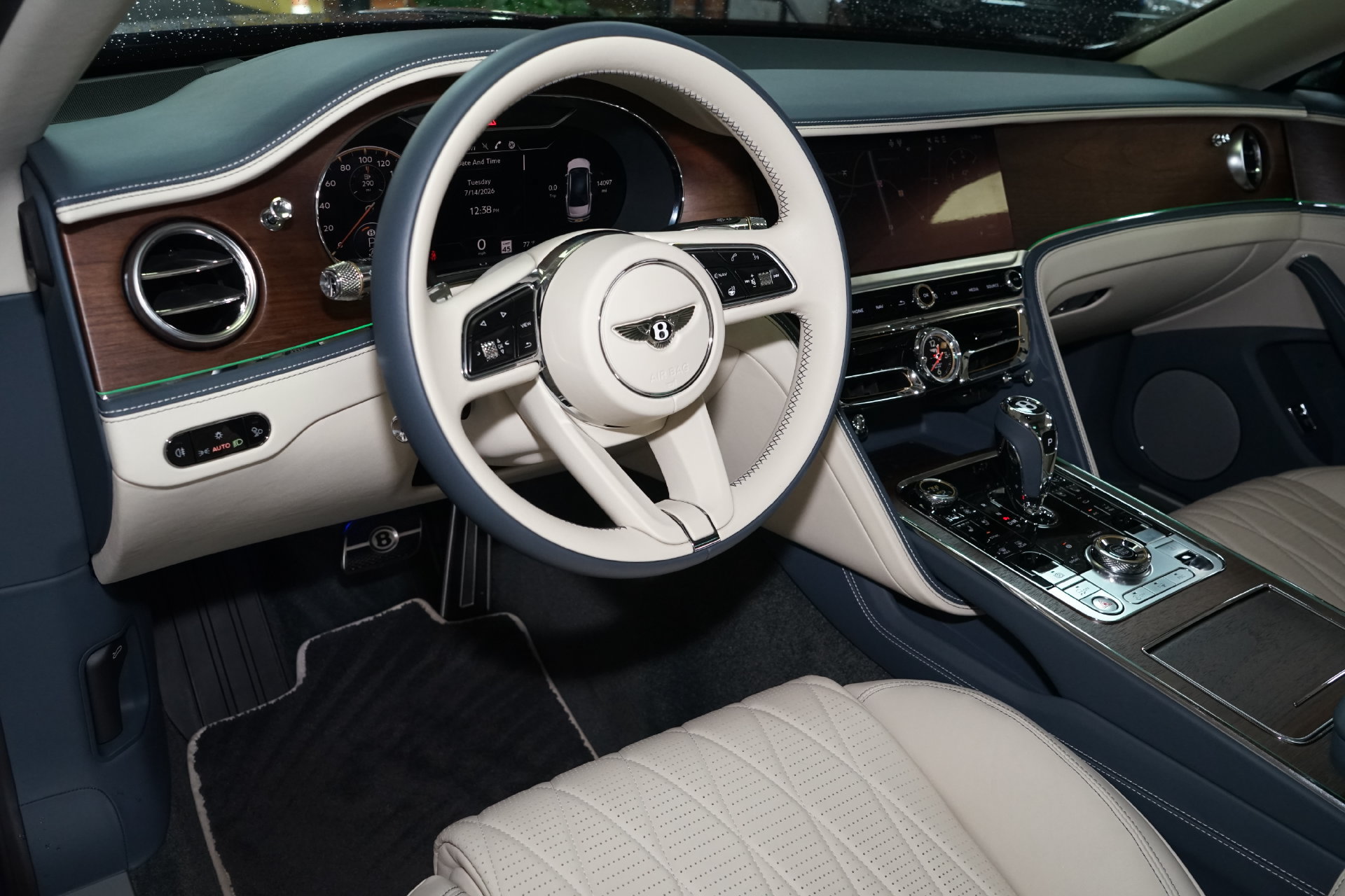 Used 2022 Bentley Flying Spur V8 AWD/4WD image 8