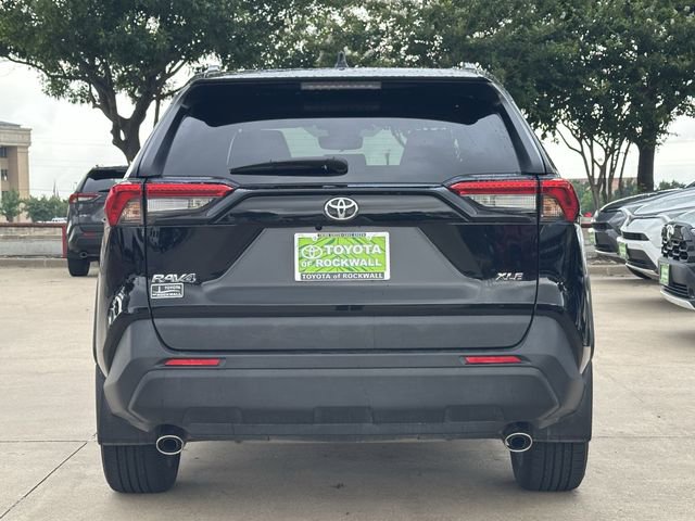 Used 2024 Toyota RAV4 XLE Premium FWD image 4