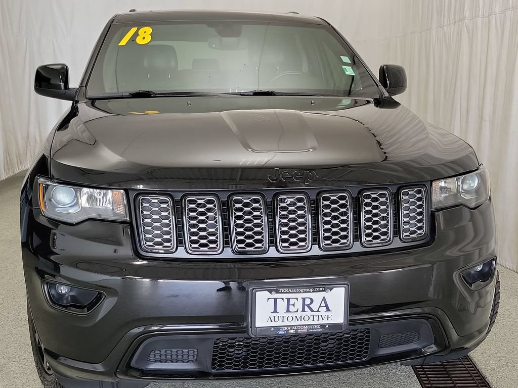 Used 2018 Jeep Grand Cherokee Altitude AWD/4WD image 3