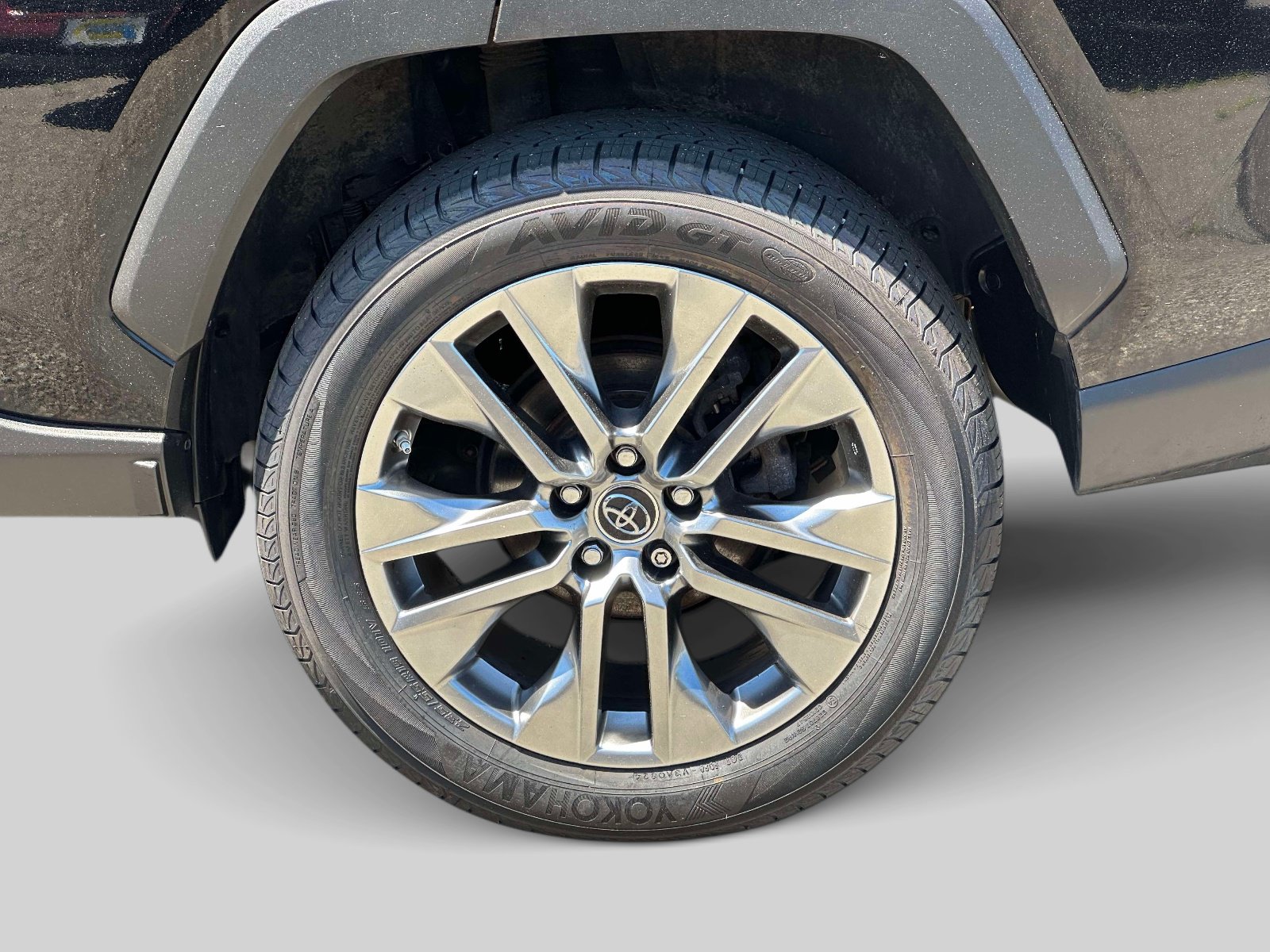 Used 2019 Toyota RAV4 Limited w/ Advanced Technology Package AWD/4WD image 8
