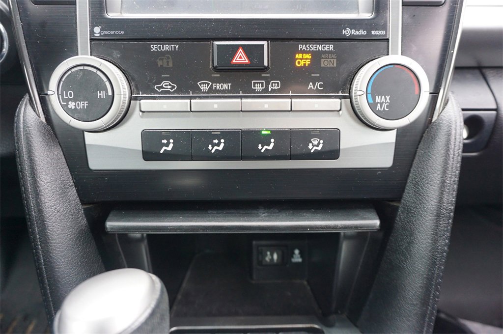 Used 2014 Toyota Camry SE image 10