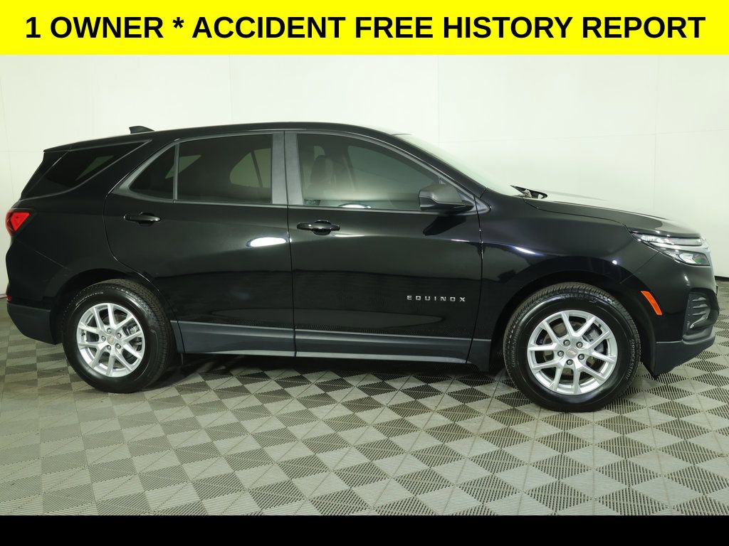 Used 2024 Chevrolet Equinox LS w/ LS Convenience Package image 2