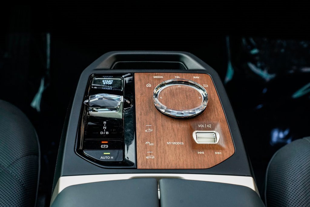 Used 2023 BMW iX M60 w/ Executive Package image 13