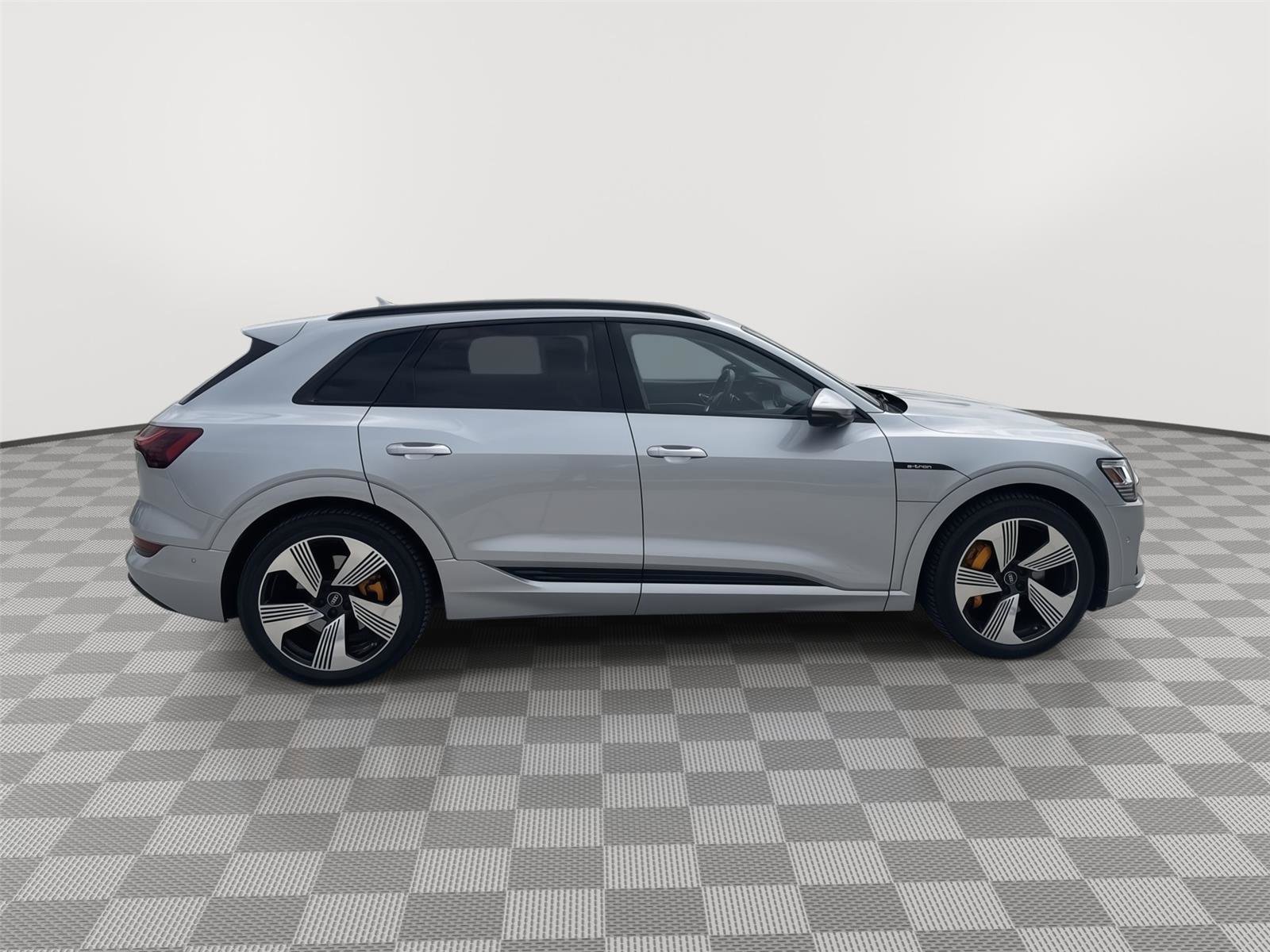 Used 2023 Audi e-tron Premium Plus w/ Premium Plus Package AWD/4WD image 8