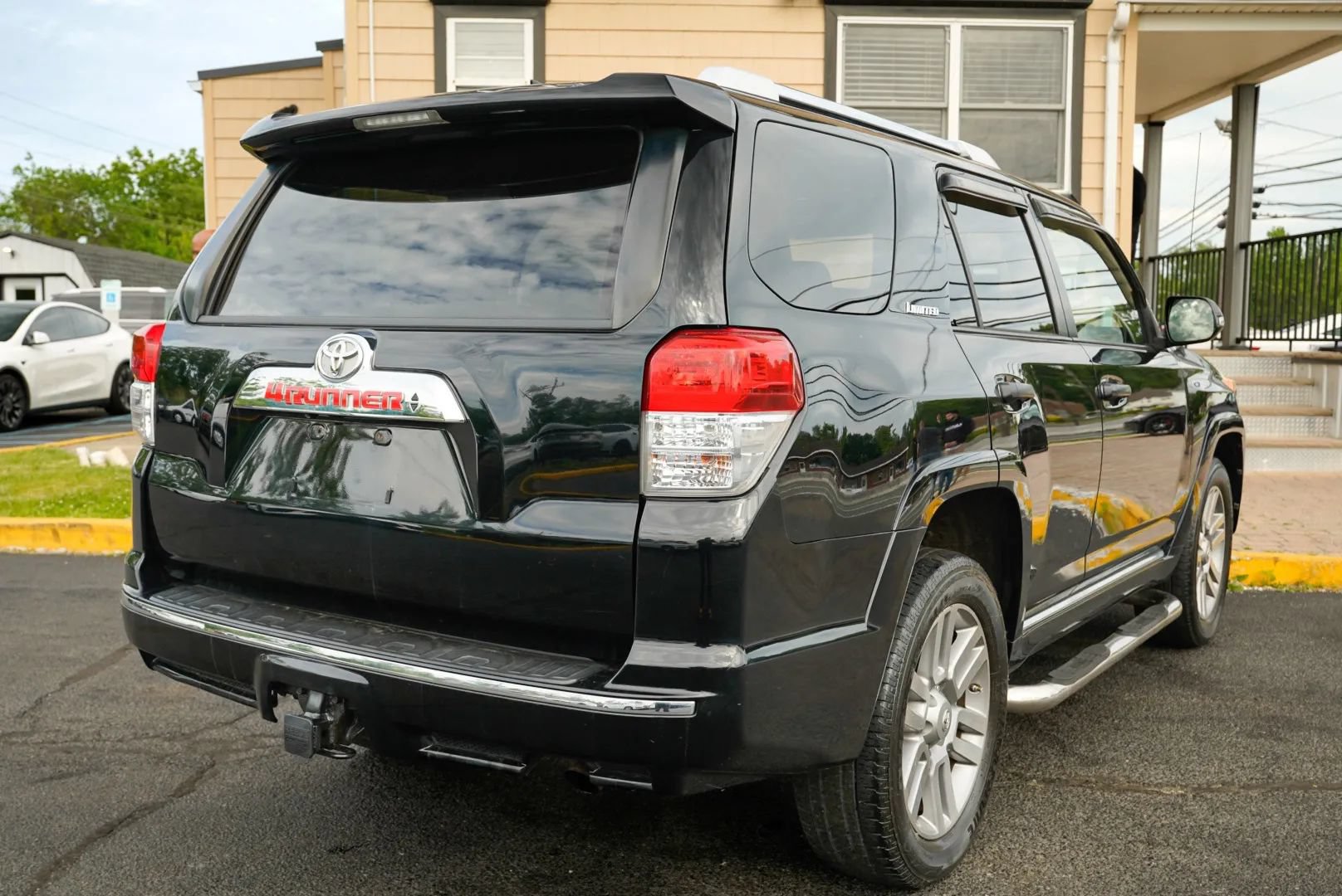 Used 2010 Toyota 4Runner Limited AWD/4WD image 5