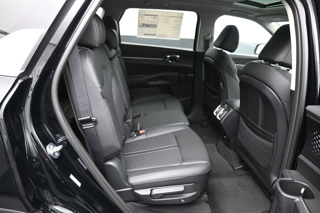 New 2026 Kia Sorento S w/ S Panoramic Sunroof Package FWD image 25