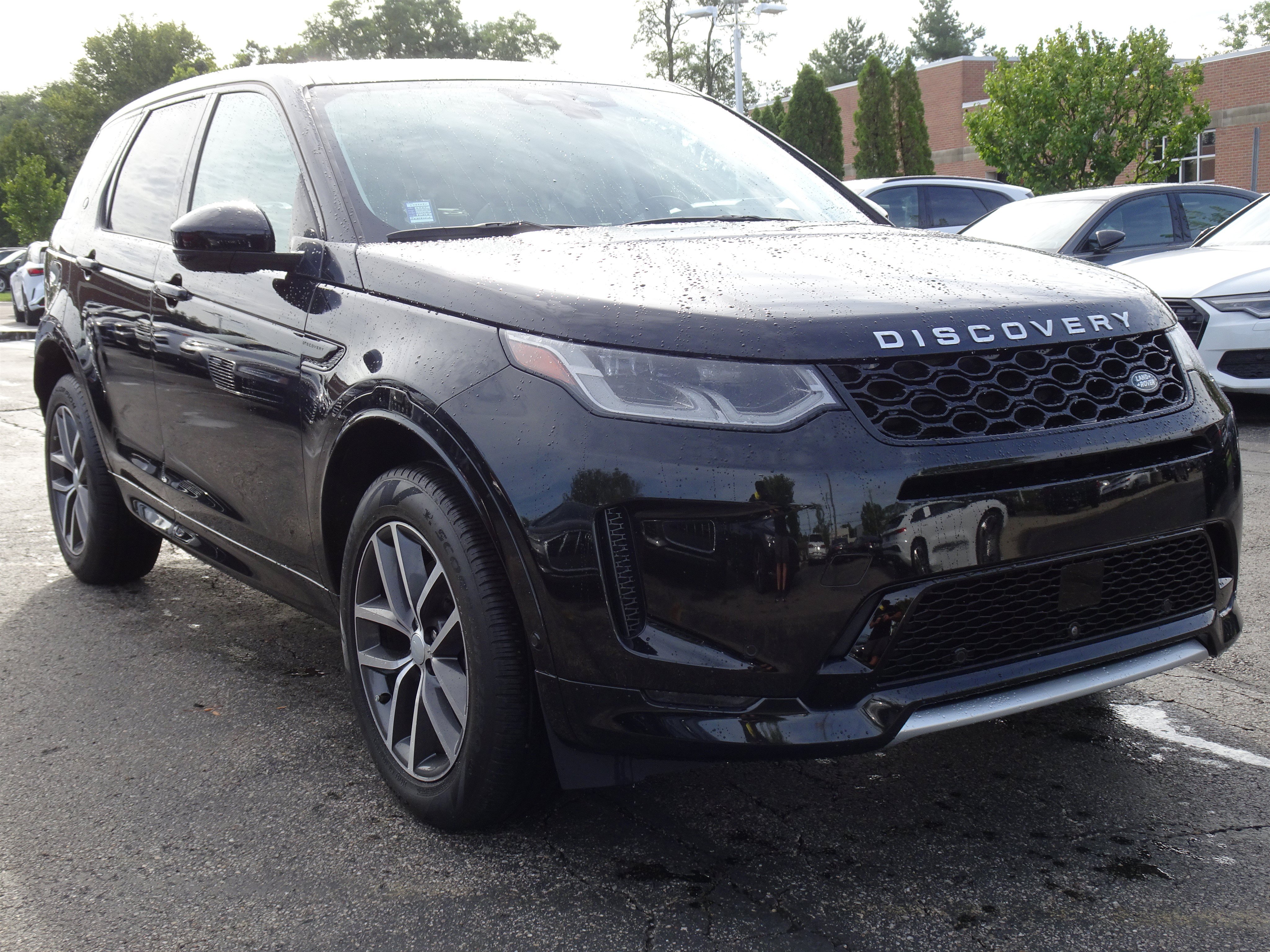 Used 2025 Land Rover Discovery Sport S AWD/4WD image 6