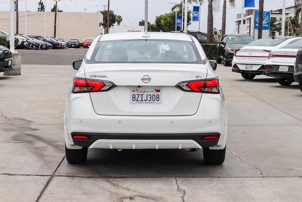 Used 2022 Nissan Versa SV FWD image 6