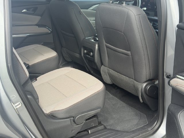 Used 2026 Chevrolet Traverse LT w/ Driver Confidence Package FWD image 20