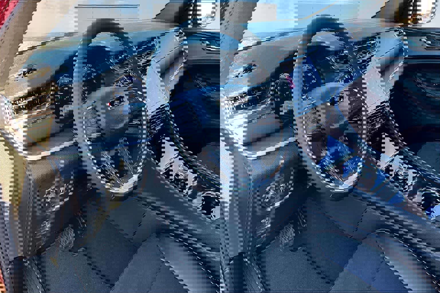 New 2025 Jeep Grand Cherokee Altitude image 2