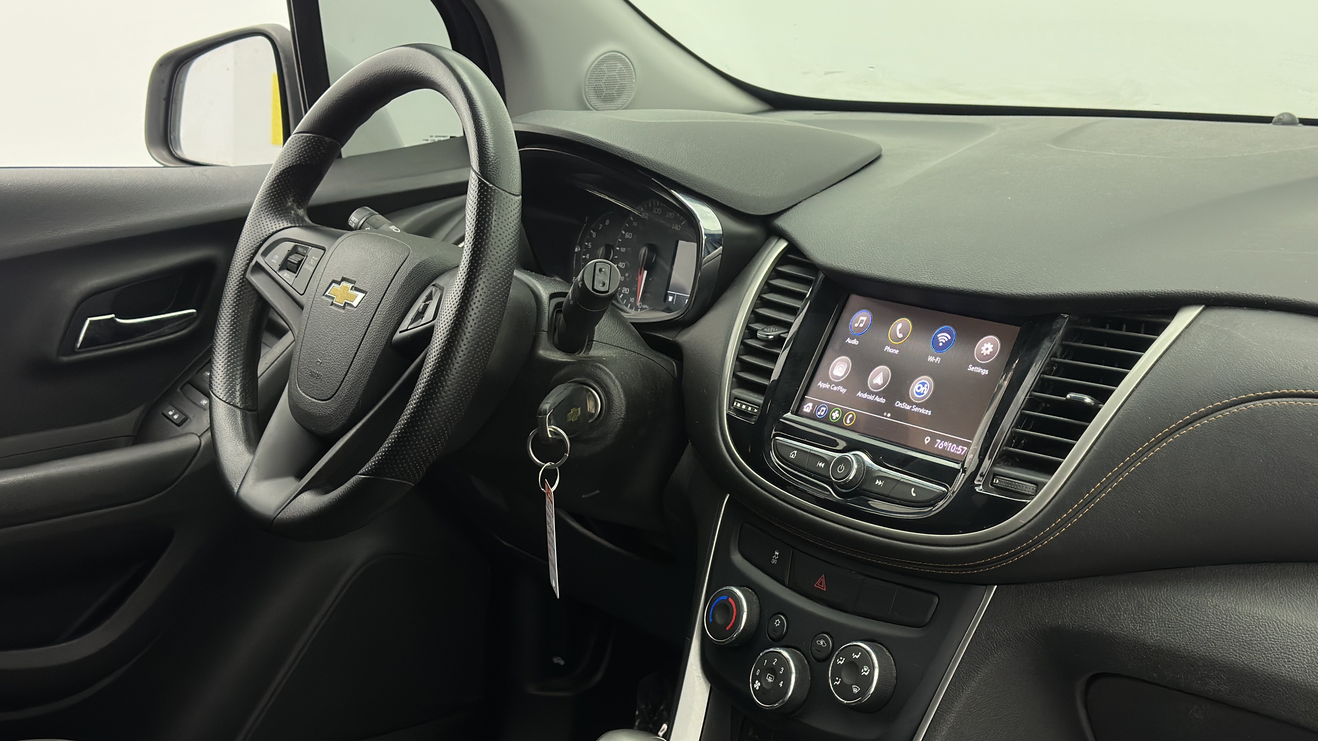 Used 2020 Chevrolet Trax LT FWD image 35