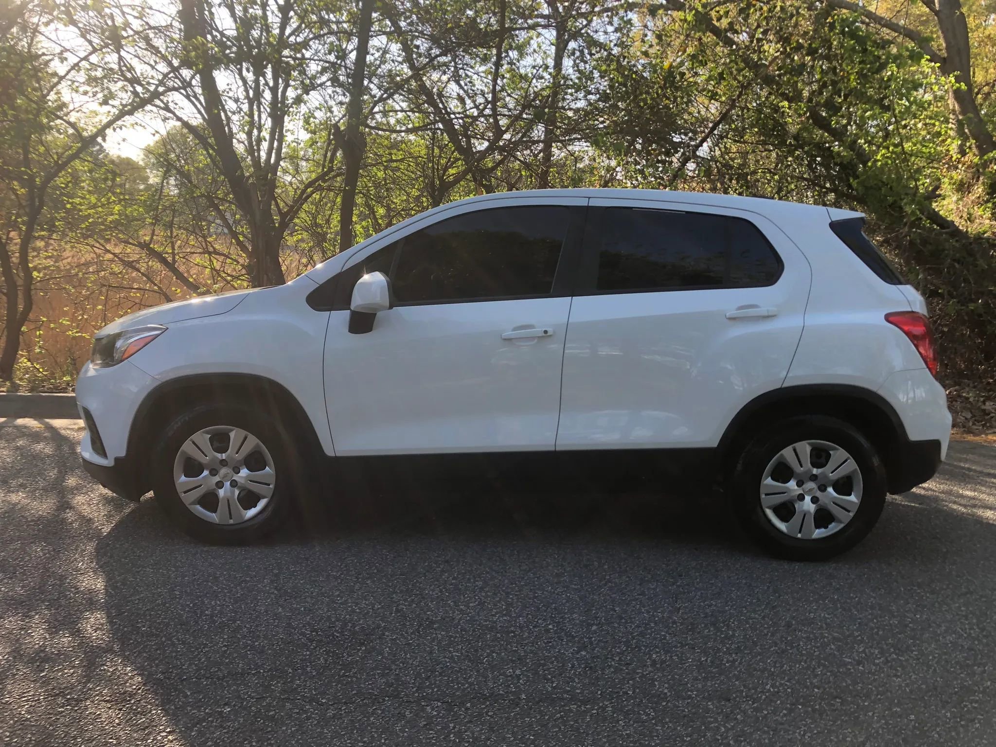 Used 2017 Chevrolet Trax LS image 2