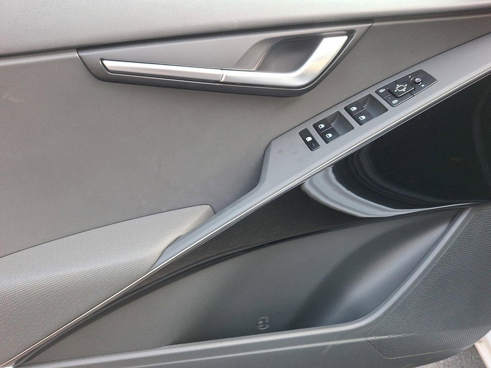 New 2025 Kia Niro EX image 5