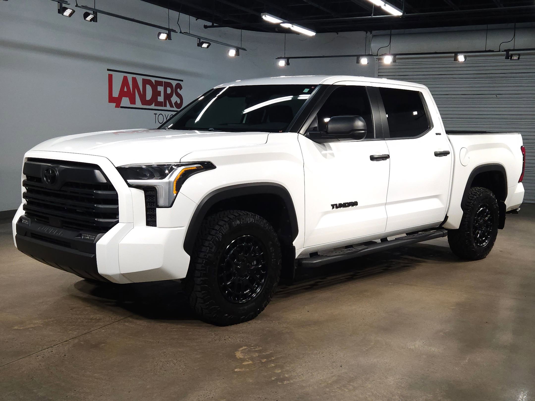 Used 2025 Toyota Tundra SR5 AWD/4WD image 3
