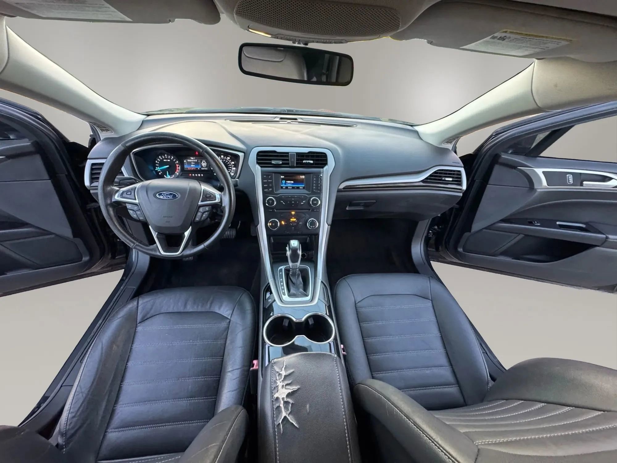 Used 2015 Ford Fusion SE w/ Equipment Group 202A image 8