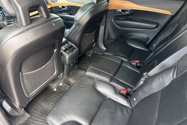 Used 2021 Volvo XC90 T5 Momentum w/ Protection Package Premier image 15