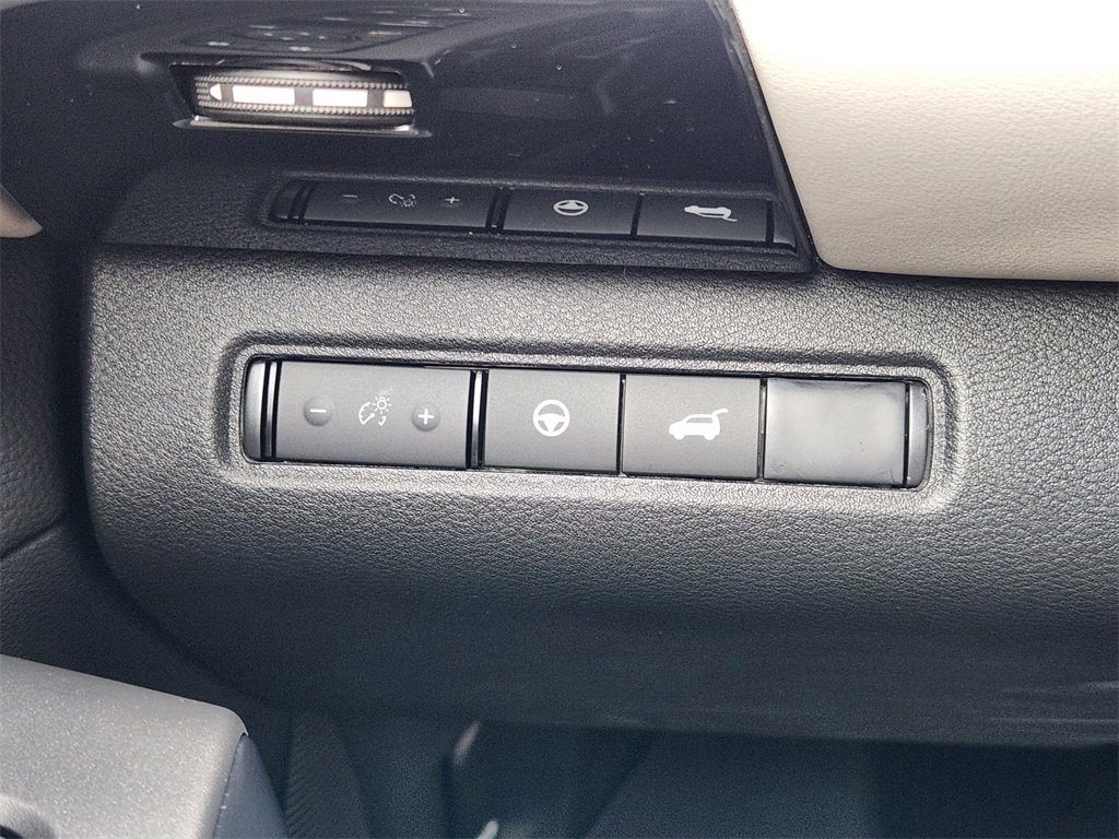 New 2025 Nissan Pathfinder SV image 17