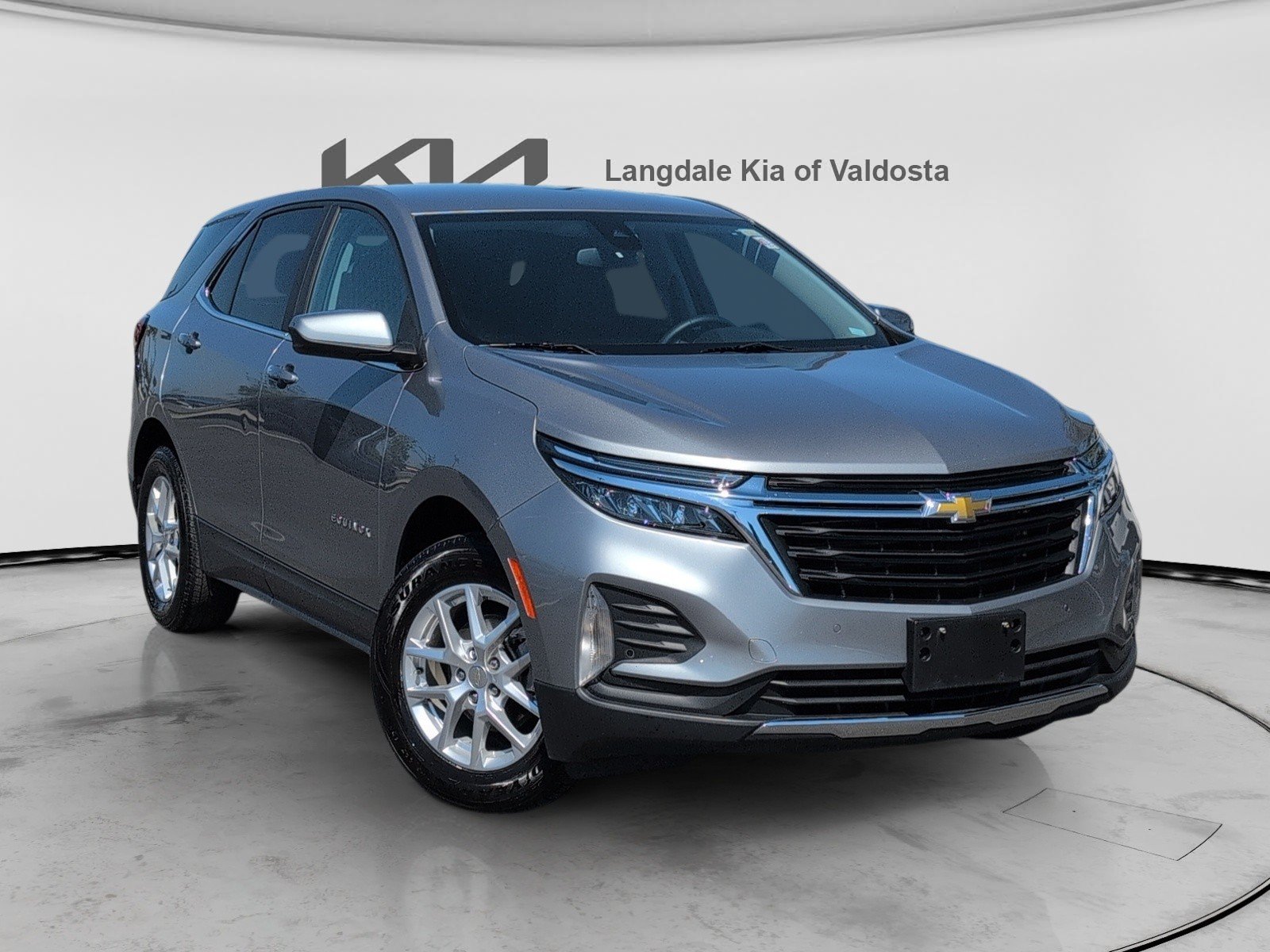 Used 2024 Chevrolet Equinox LT AWD/4WD image 2