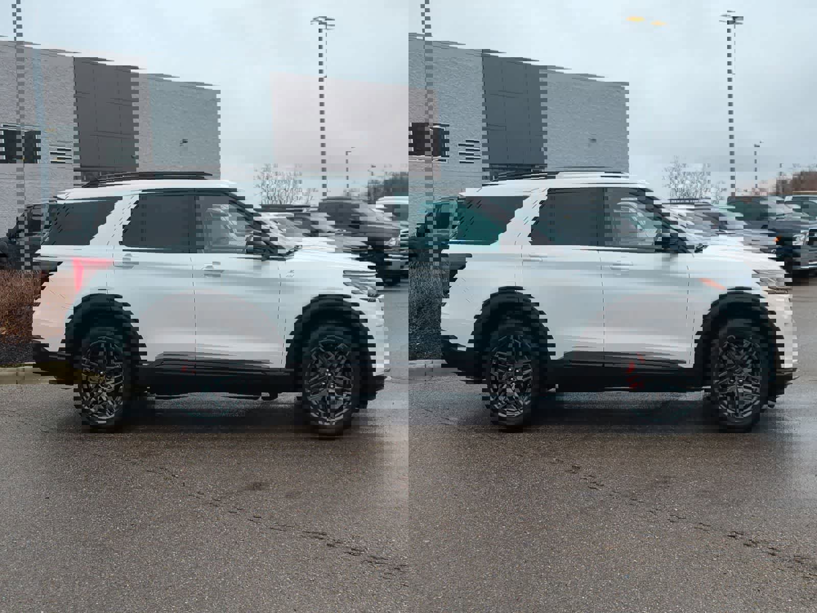 Certified 2025 Ford Explorer ST-Line w/ Premium Package image 9