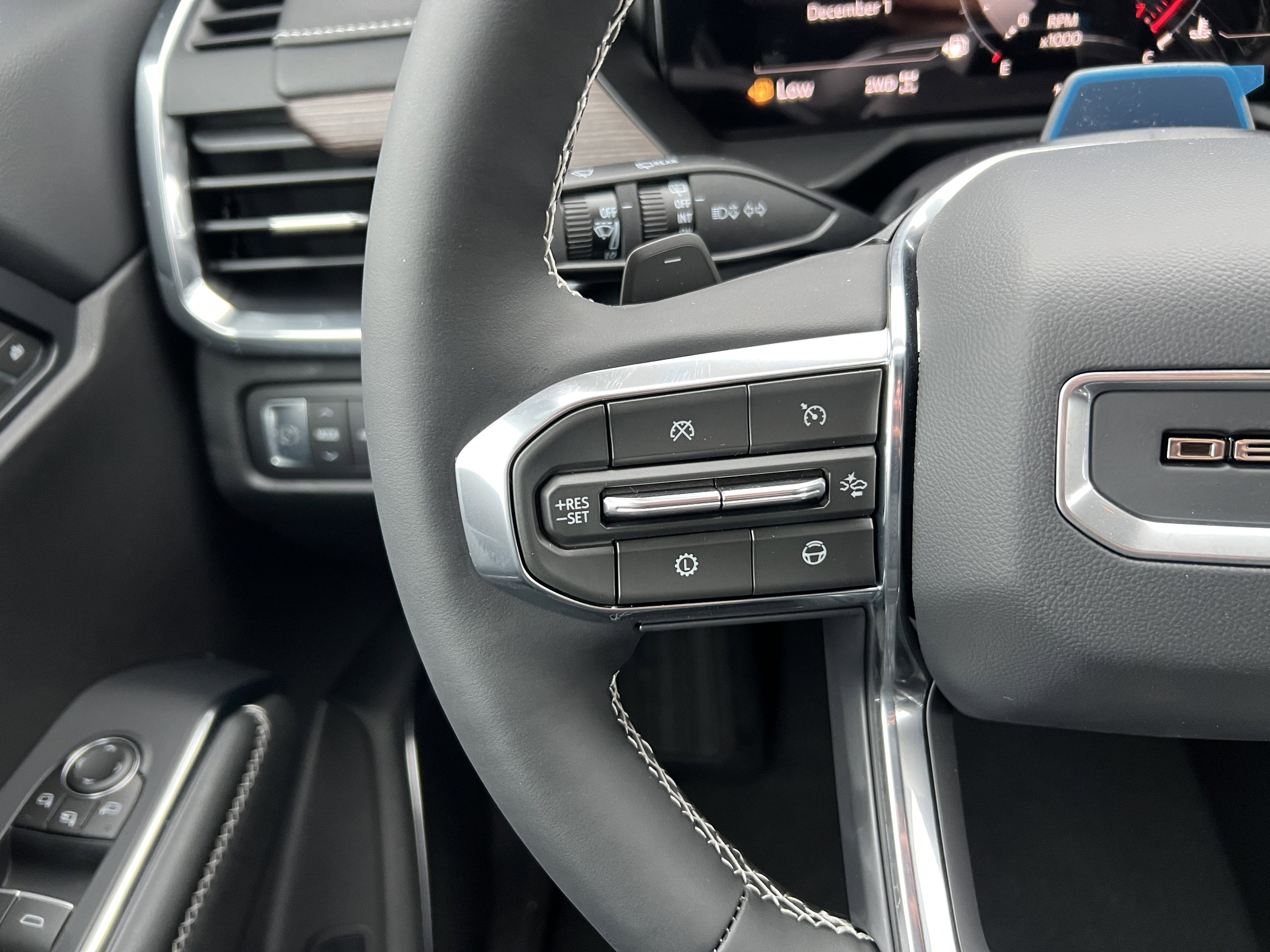 New 2026 GMC Acadia Denali w/ Super Cruise Package image 32