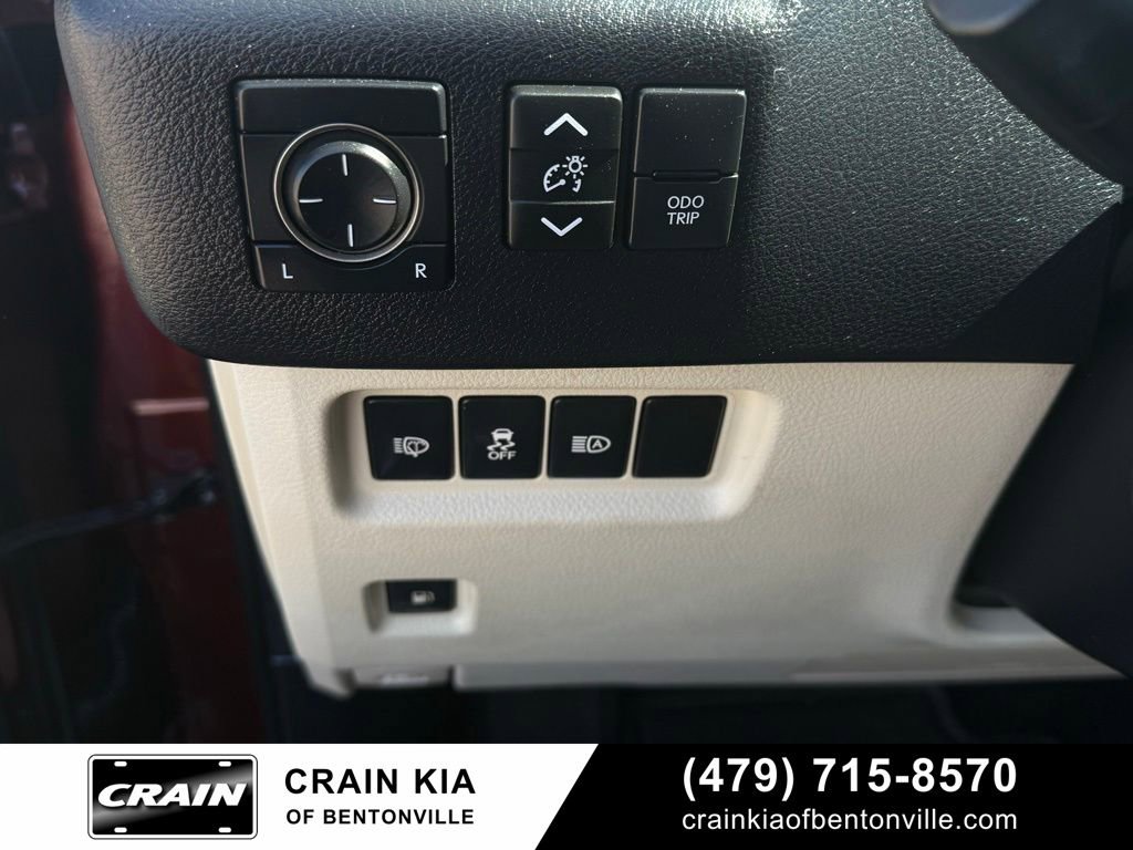 Used 2020 Lexus GX 460 Premium w/ Premium Package image 12