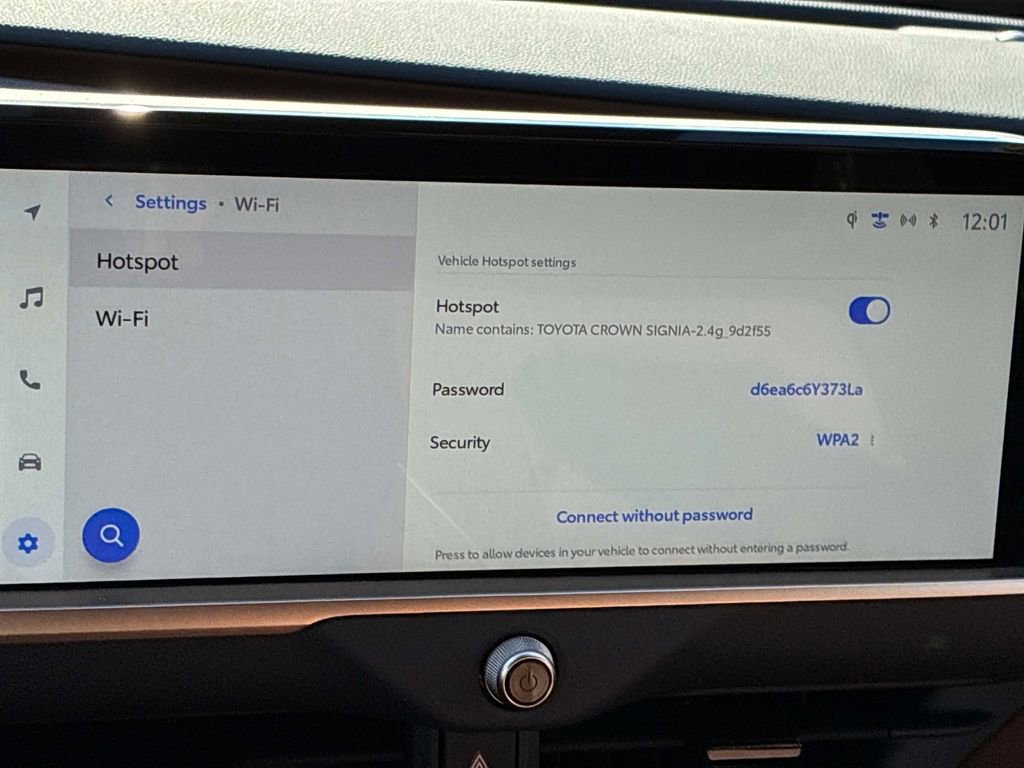 Used 2025 Toyota Crown Signia w/ Advanced Technology Package image 38