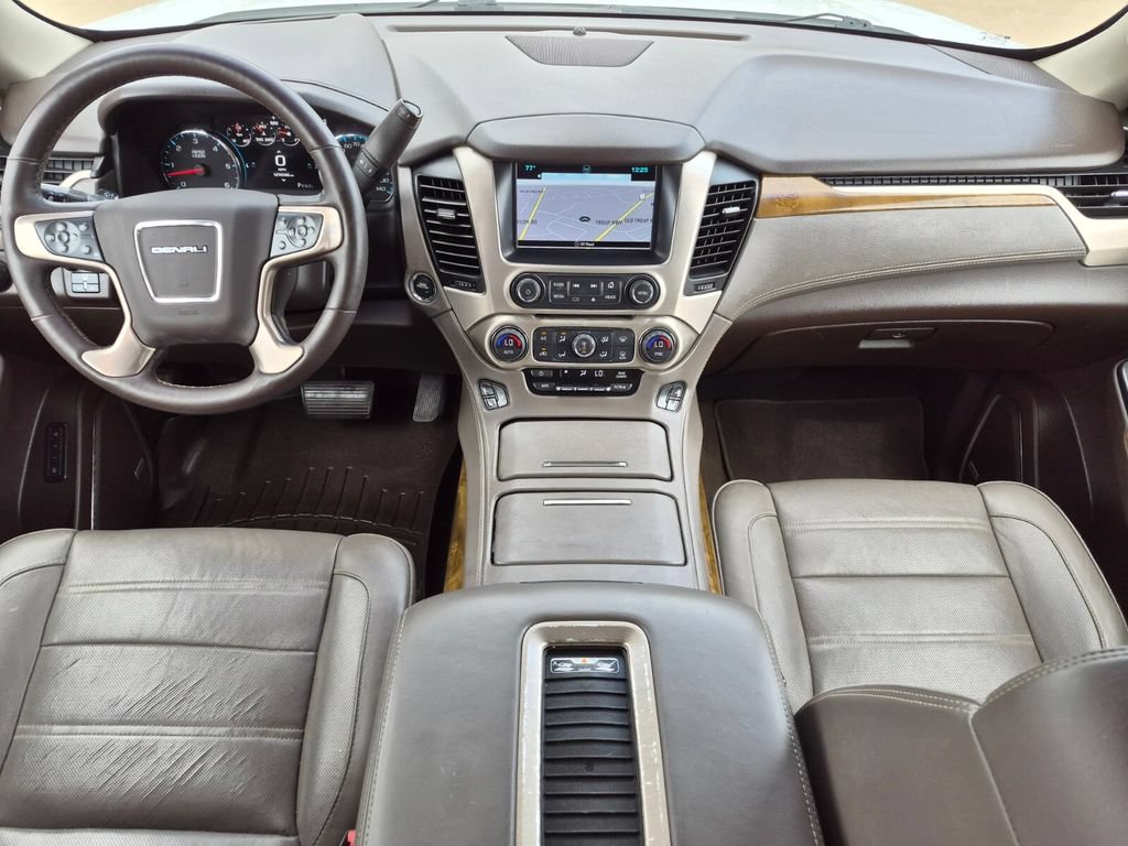 Used 2017 GMC Yukon XL Denali RWD image 12
