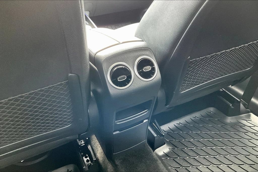 Used 2022 Mercedes-Benz GLB 250 4MATIC image 13