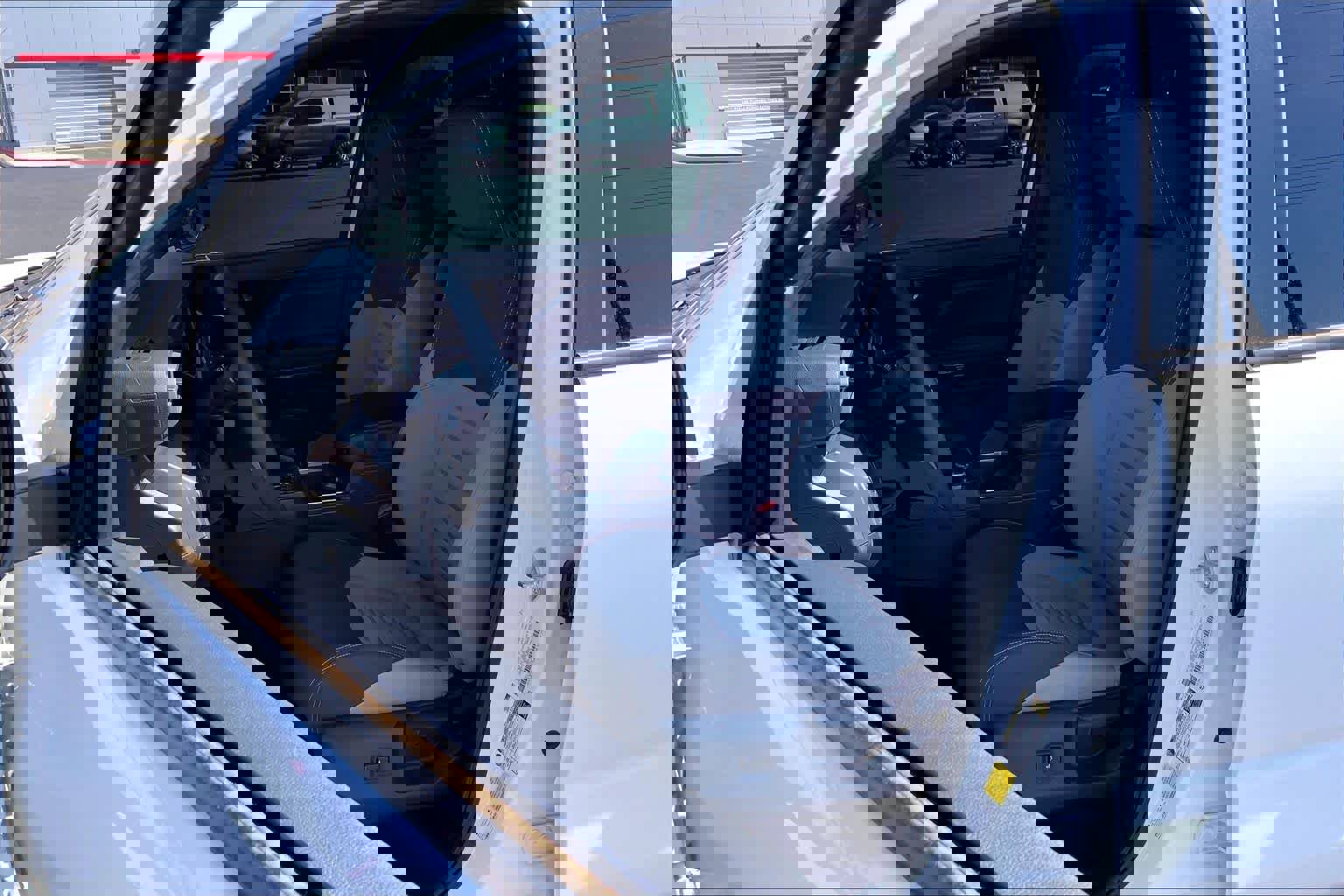 Used 2025 Toyota Tacoma TRD Sport image 8