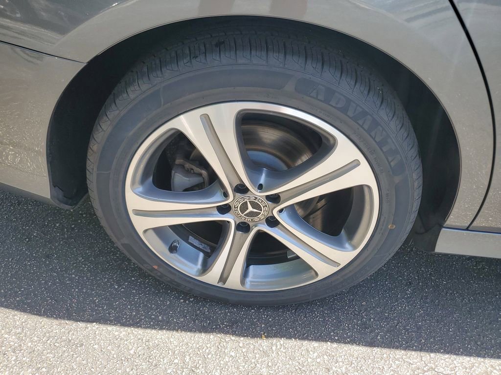 Used 2018 Mercedes-Benz E 300 4MATIC image 7