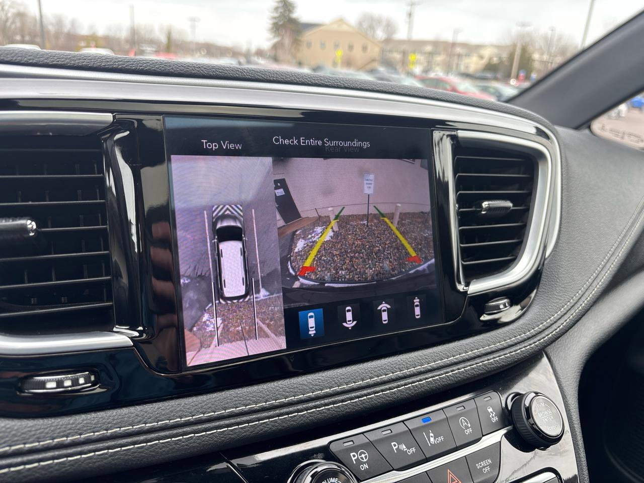 Used 2018 Chrysler Pacifica Limited w/ Advanced Safetytec Group image 26