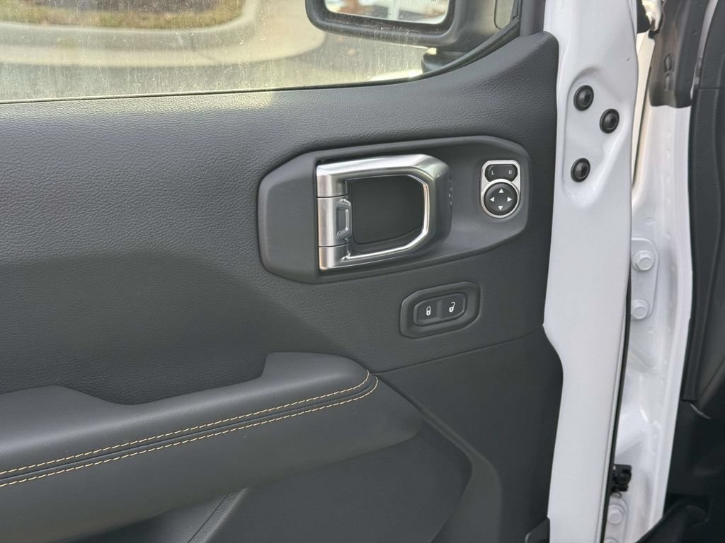 New 2026 Jeep Wrangler Unlimited Sahara AWD/4WD image 26