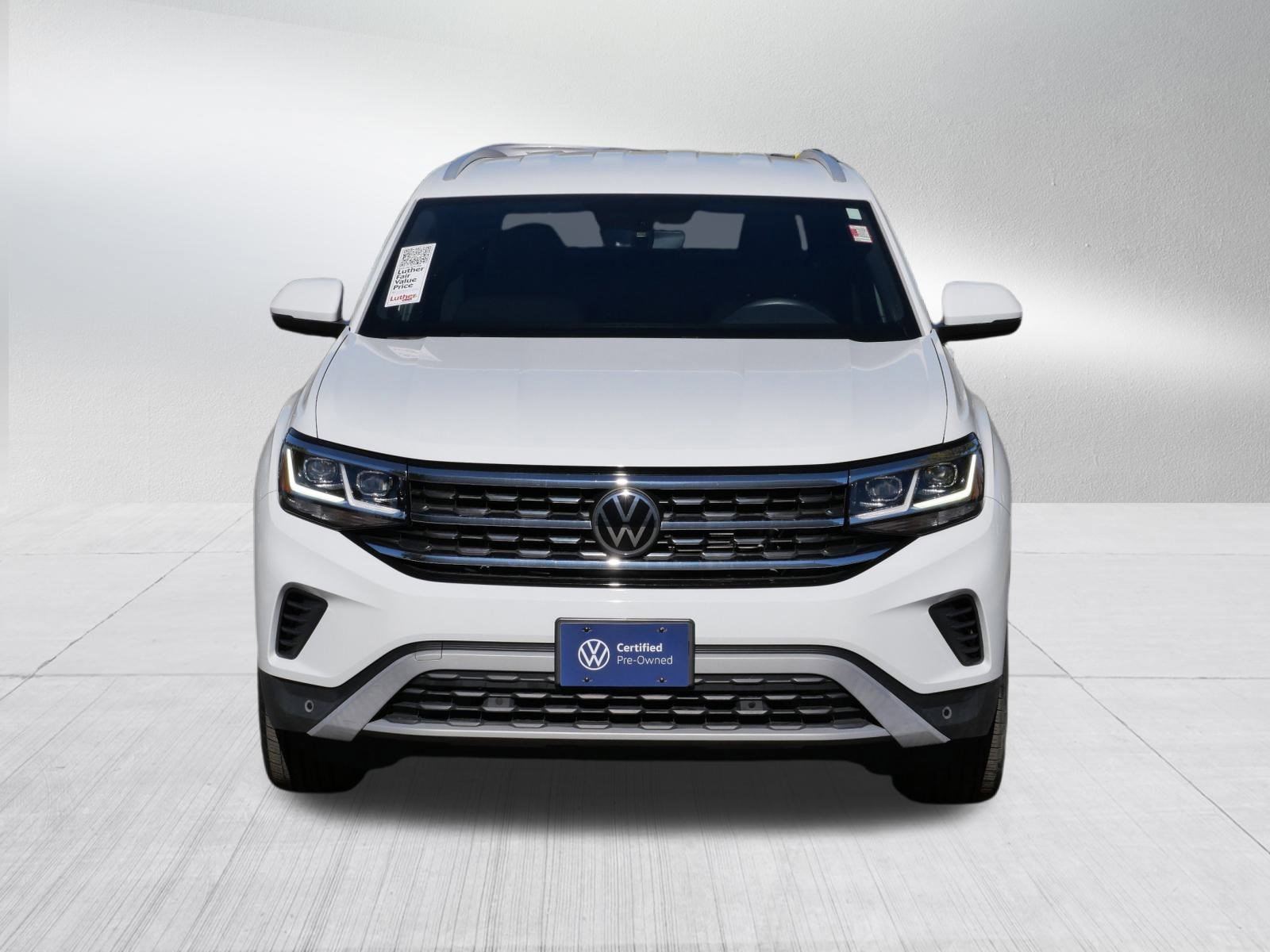 Certified 2022 Volkswagen Atlas Cross Sport SE image 2