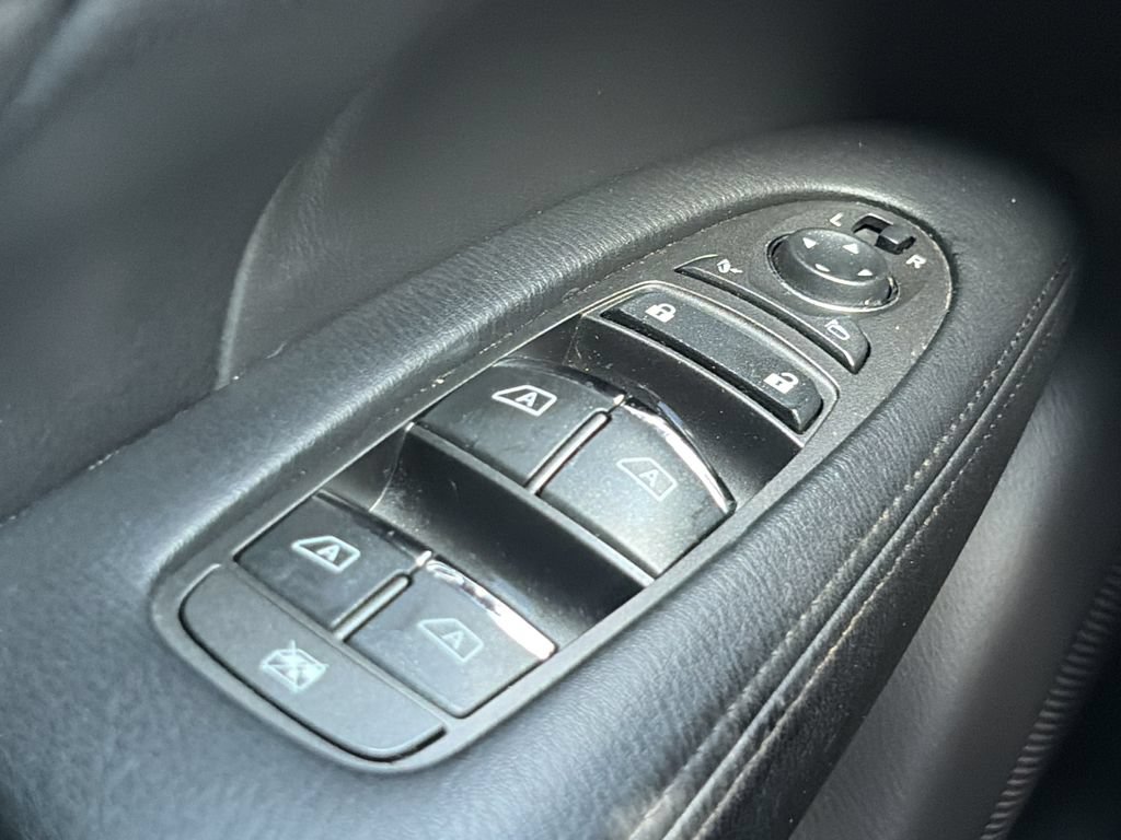 Used 2019 INFINITI Q70 Luxe AWD/4WD image 19