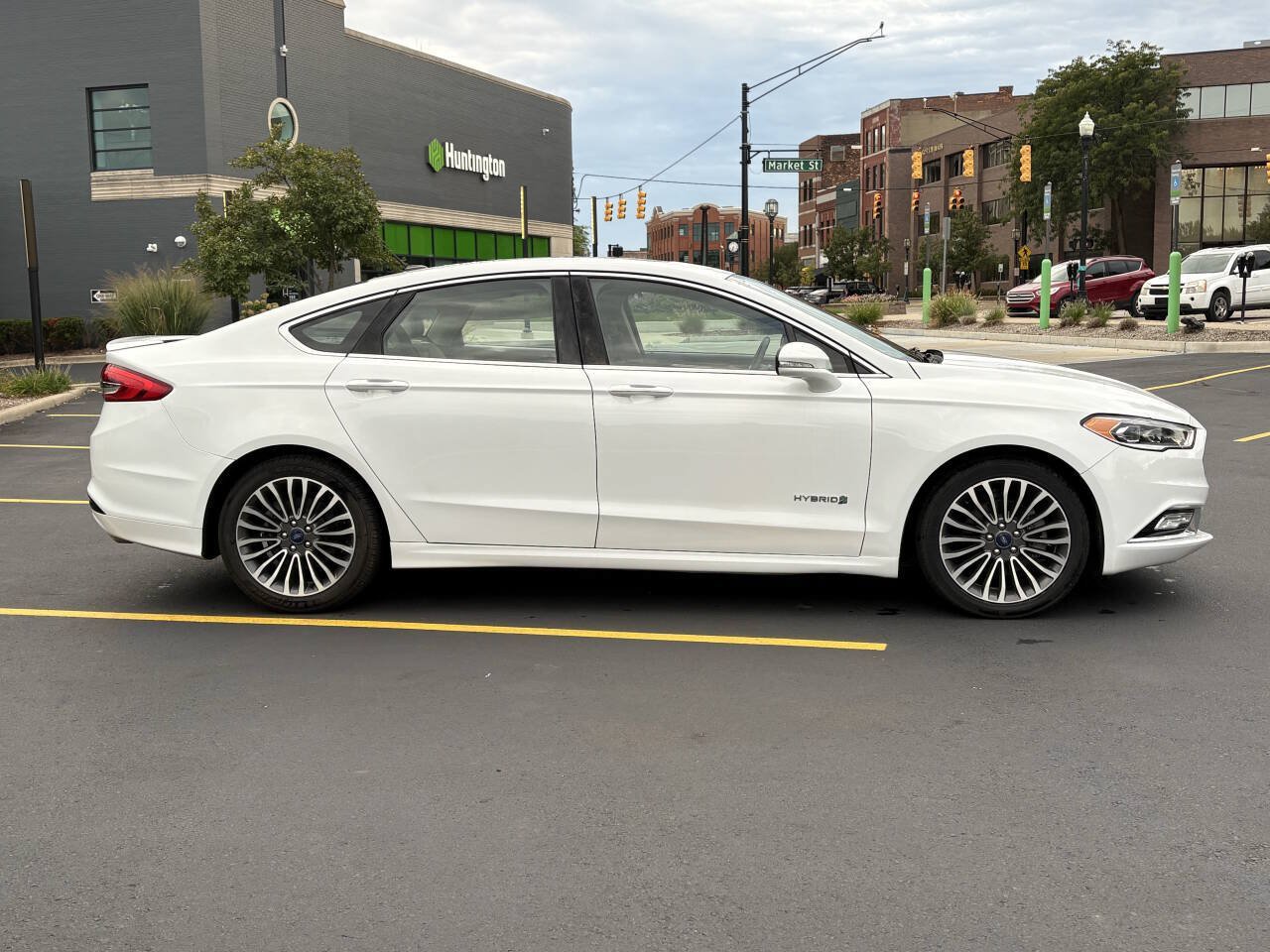 Used 2018 Ford Fusion Titanium FWD image 8