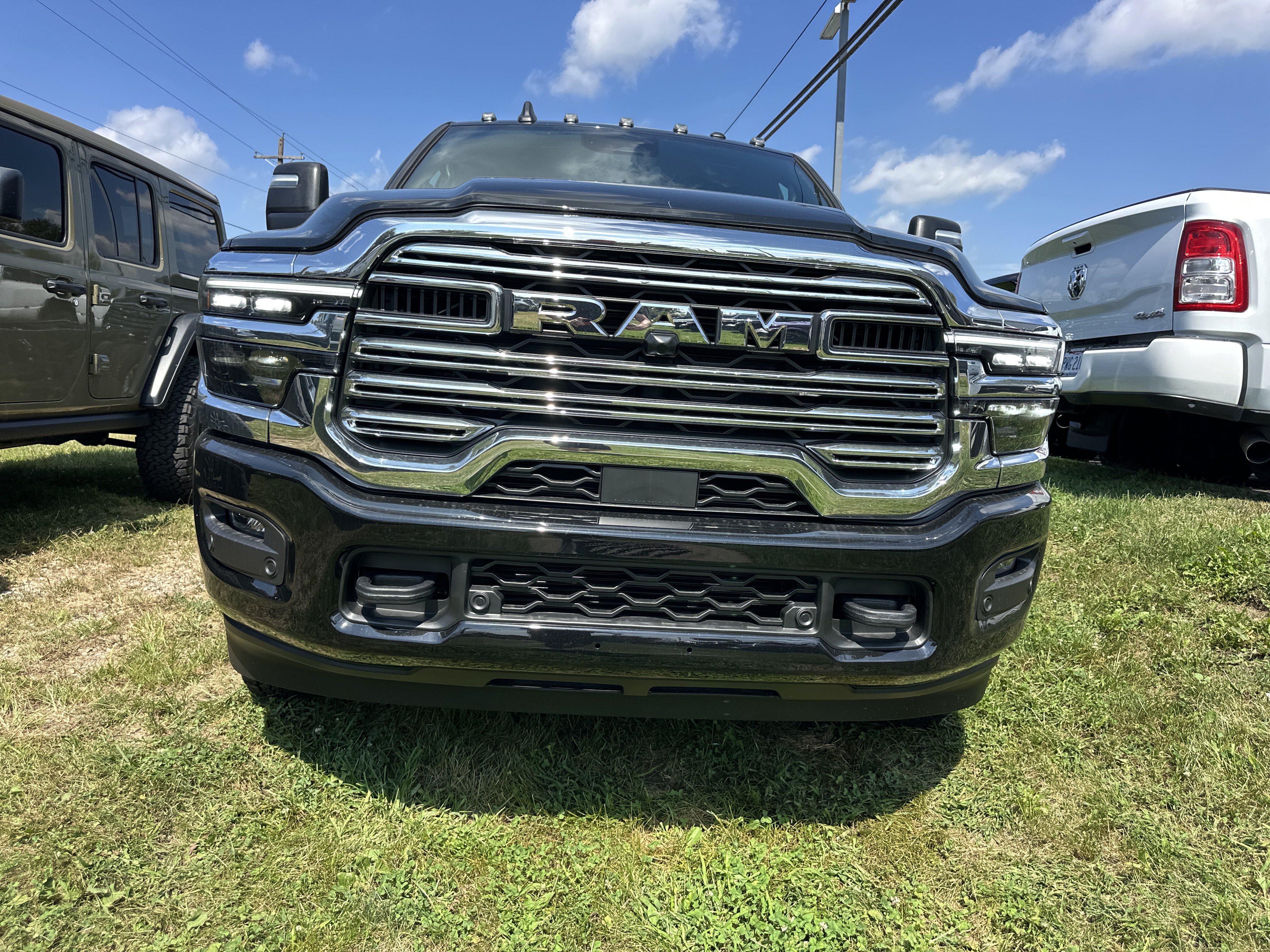 New 2027 RAM 3500 Big Horn w/ Laramie Trim Package AWD/4WD image 22