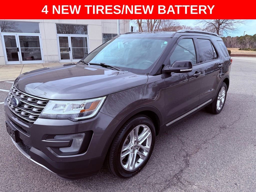 Used 2017 Ford Explorer XLT w/ Equipment Group 202A image 3